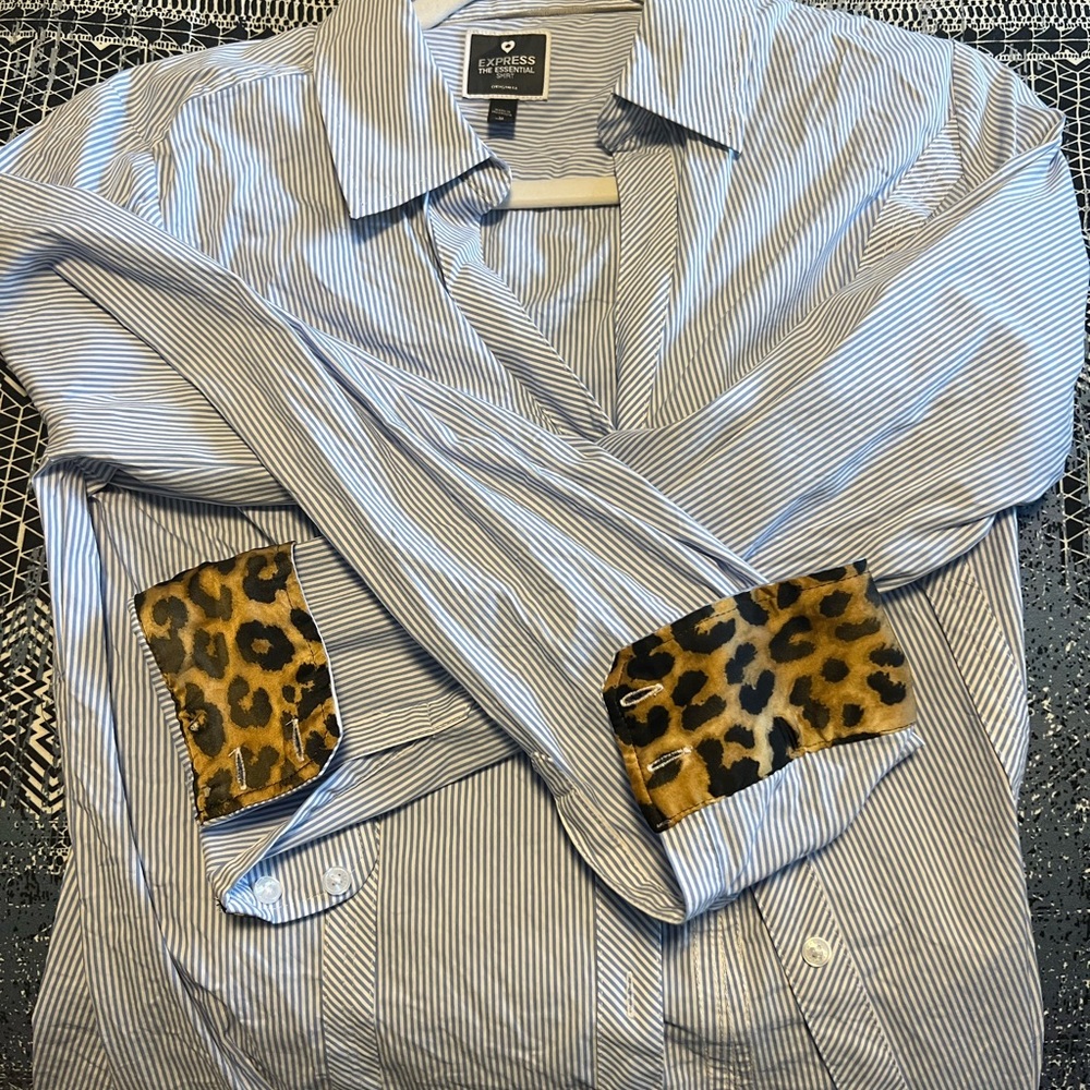 EXPRESS The Essential Shirt - Size M